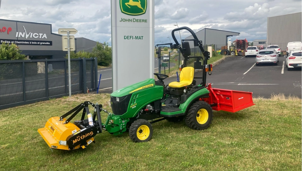 Micro-tracteur 1026R John Deere chez Défi-Mat Jardin