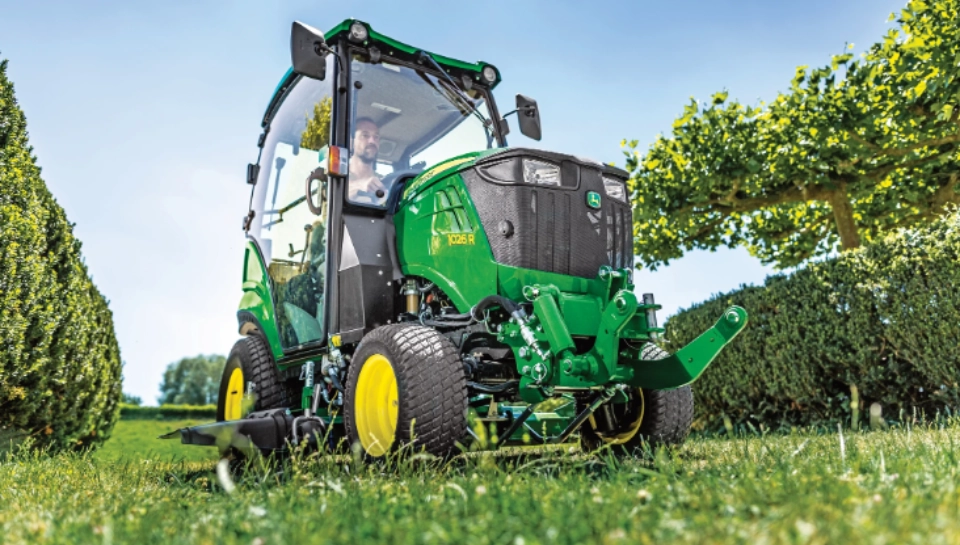 Micro tracteur 1026R John Deere chez Défi-Mat Jardin - tonte