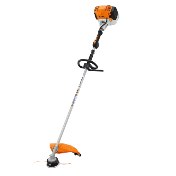 Débroussailleuse thermique STIHL FS 131 avec moteur 4-MIX®, disponible chez Défi-Mat Jardin.