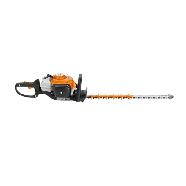 Taille-haies thermique professionnel STIHL HS 82 R avec lames à dents espacées pour travaux intensifs, disponible chez Défi-Mat Jardin.
